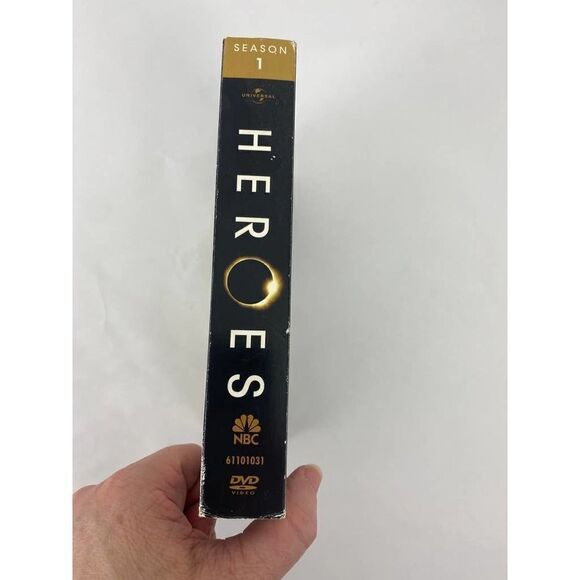 Heroes - Season 1 (DVD, 2007, 7-Disc Set) - Picture 2 of 4